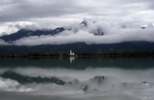 Foto: Wolkenbank Spiegelung im glatten Forggensee