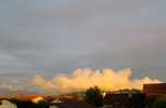 Foto: tiefe Wolken im Abendlicht